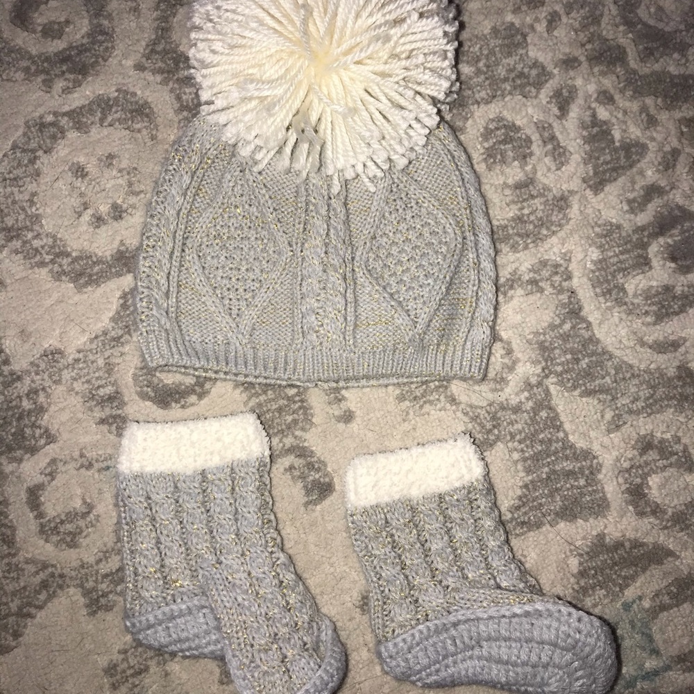 0-12 month hat and booties